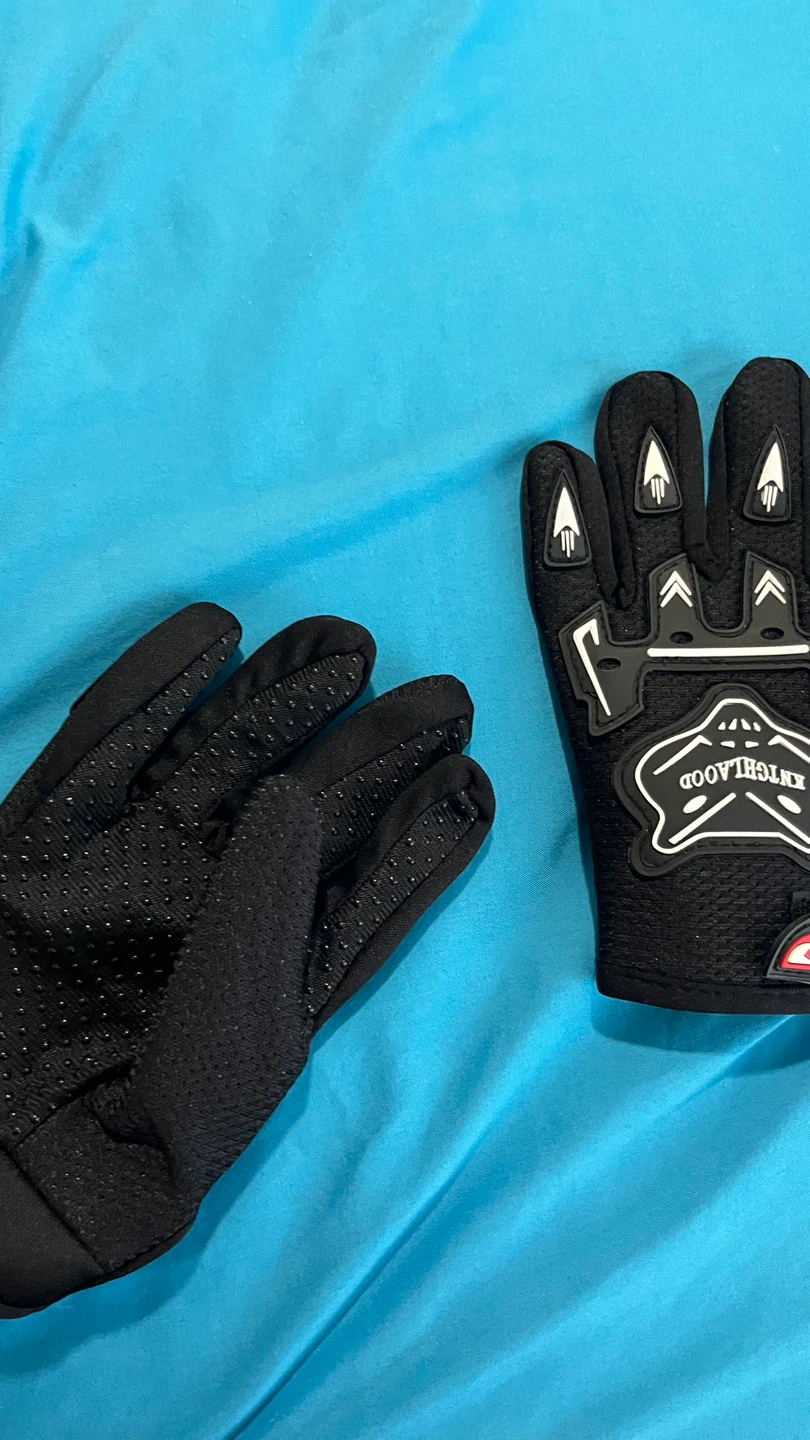 E-scootering and e-biking gloves for kids size small ages  7-10 - photo 3