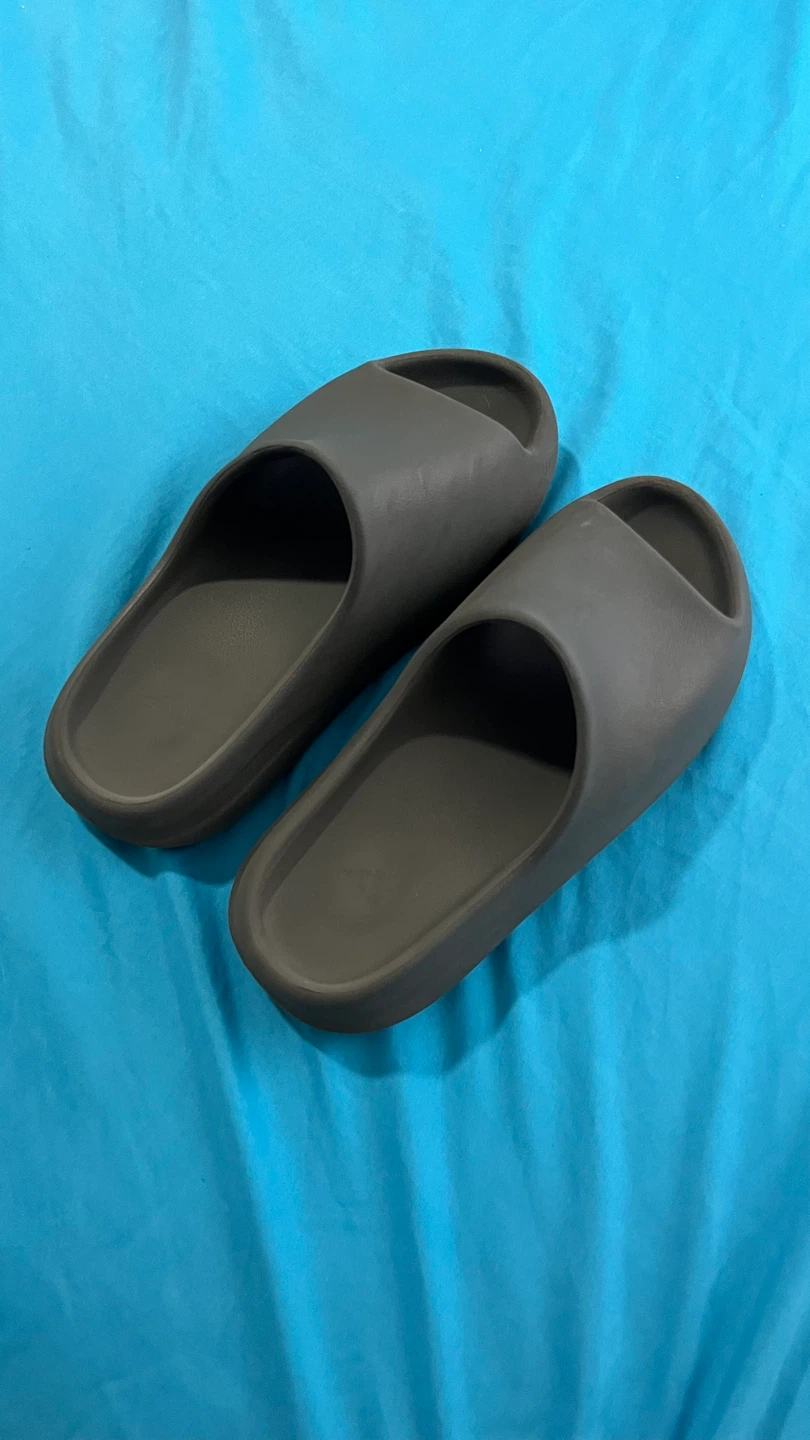 Real Yeezy slides size 10!  Negotiable - photo 5