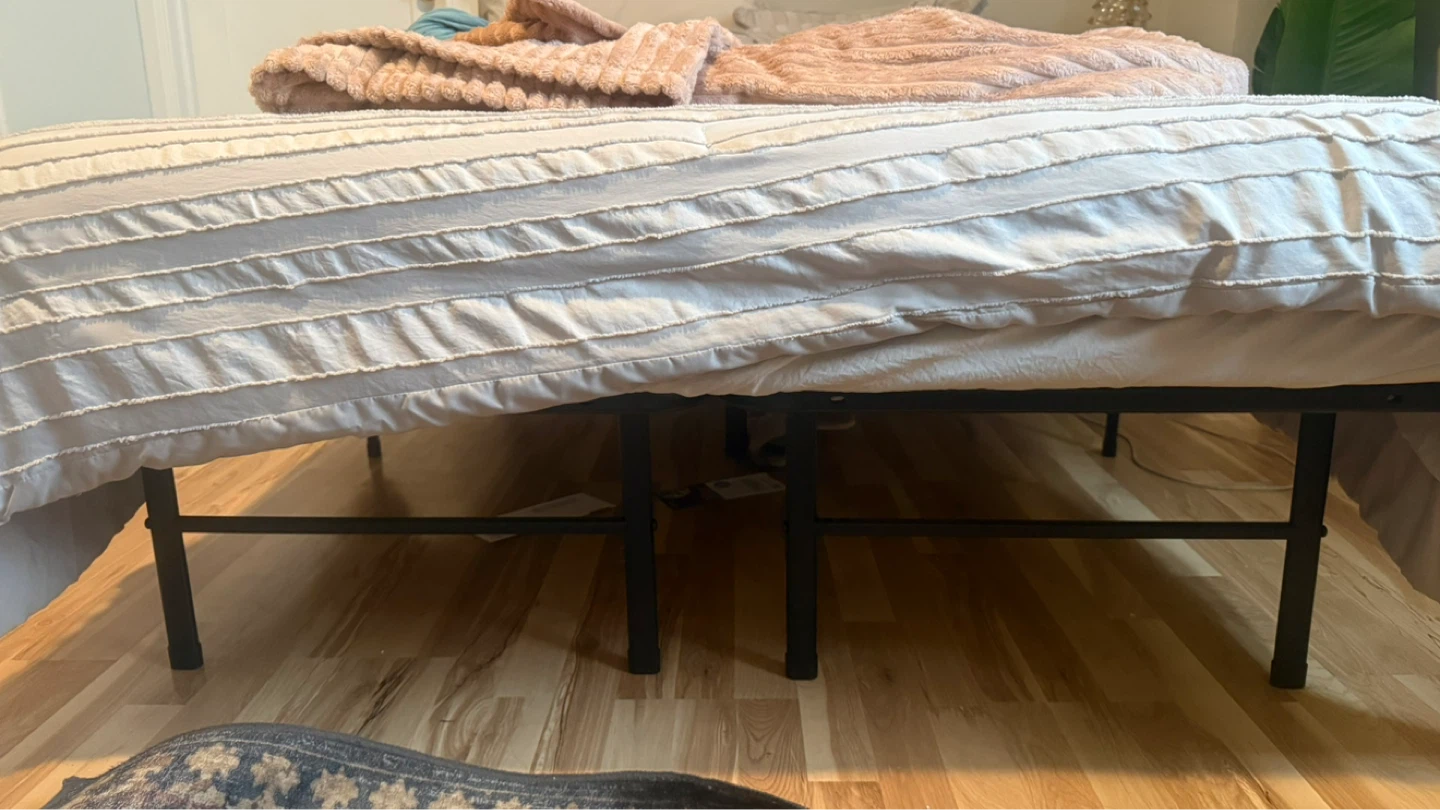 Queen Size Metal Bed Frame - 14 Inch Height - photo 4