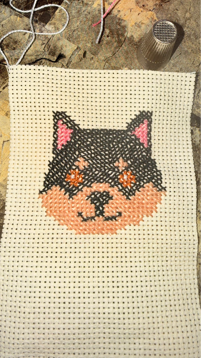 Handmade Cross-Stitch Cat Face Keychain - photo 4