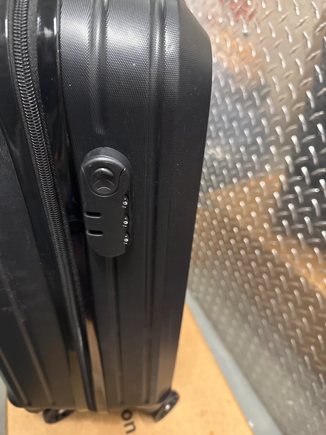 Black Hardside Carry-On Luggage - photo 4