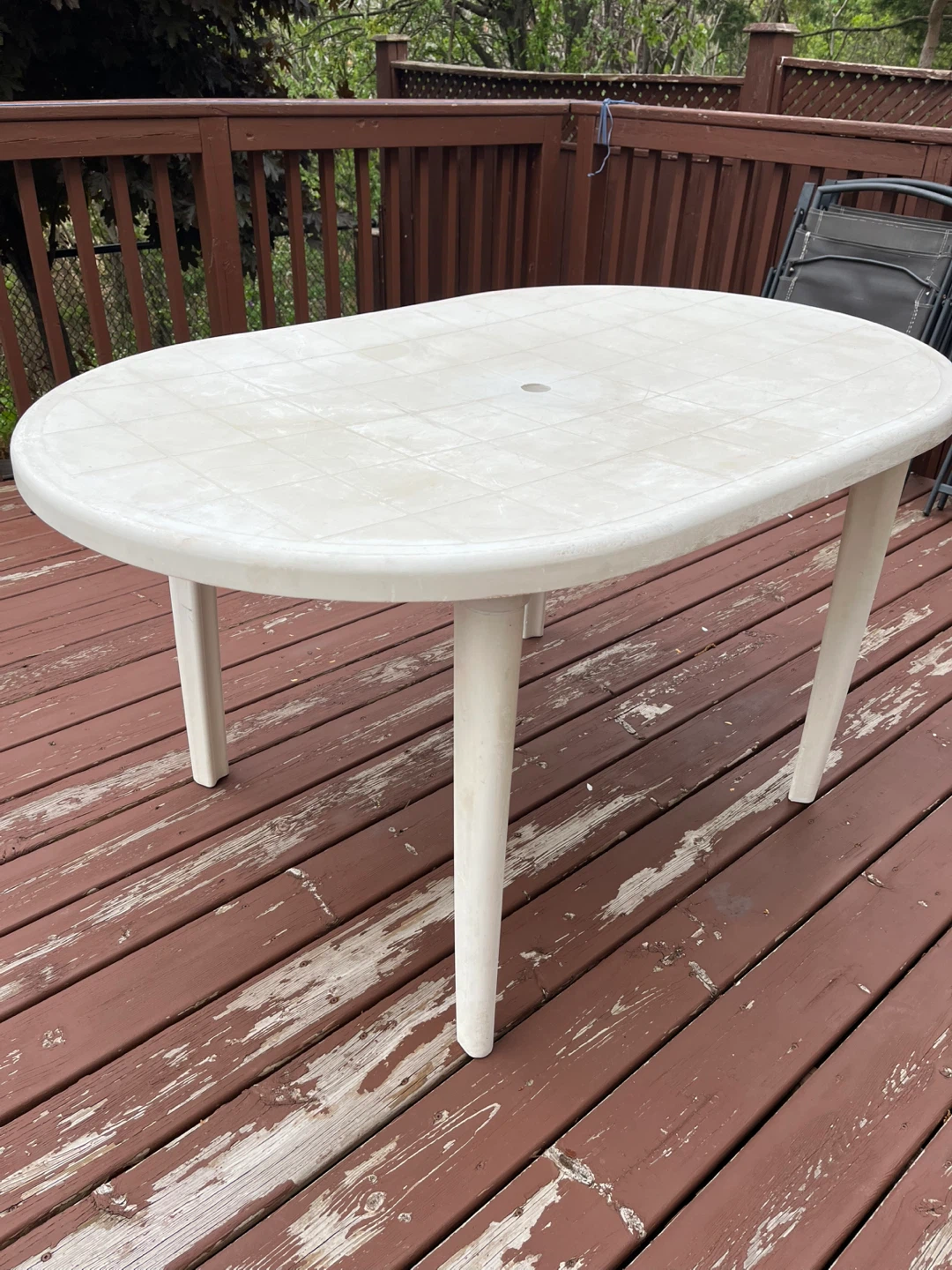 Plastic Table - photo 3