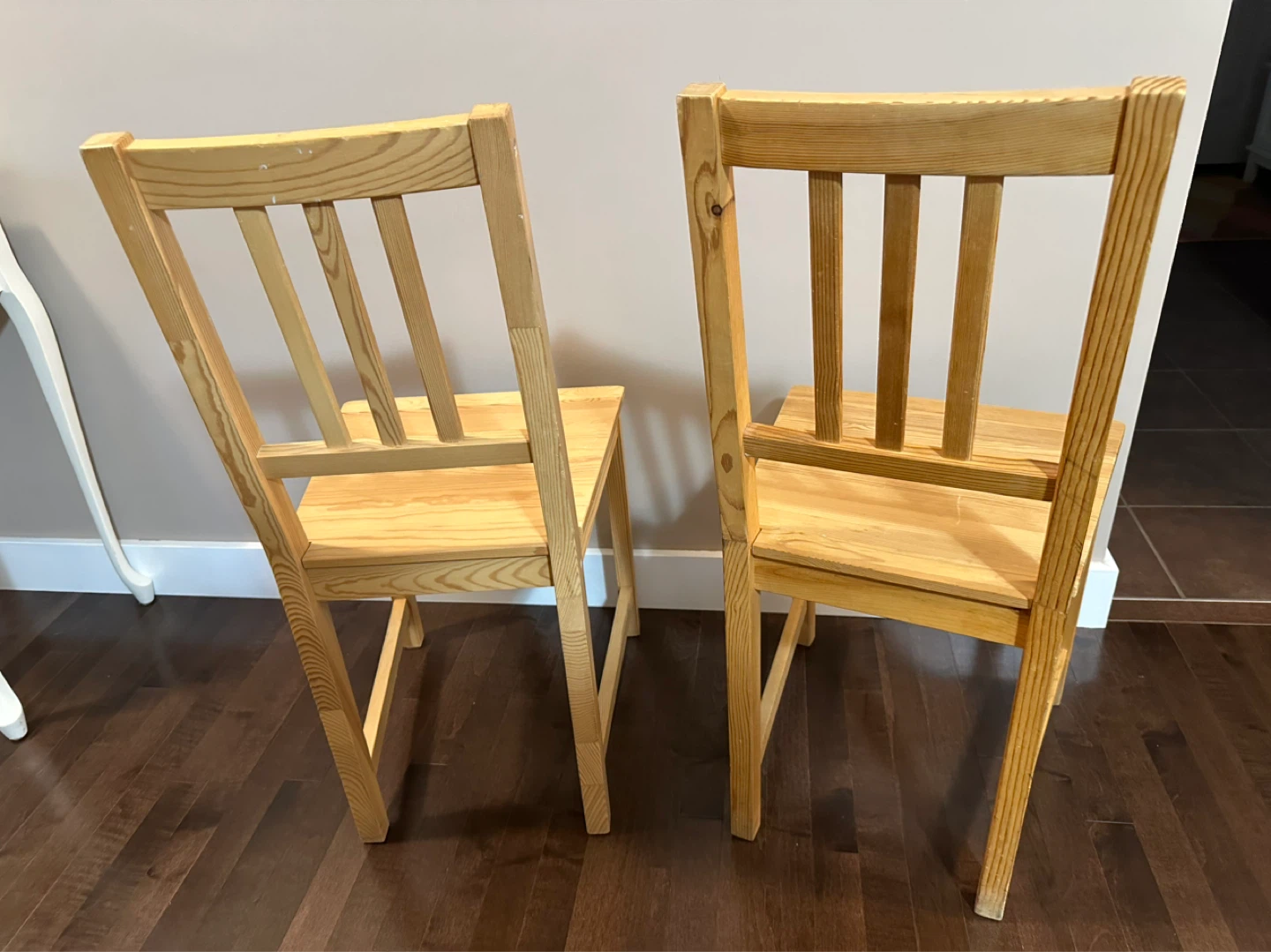 Two wooden dining chairs - photo 2