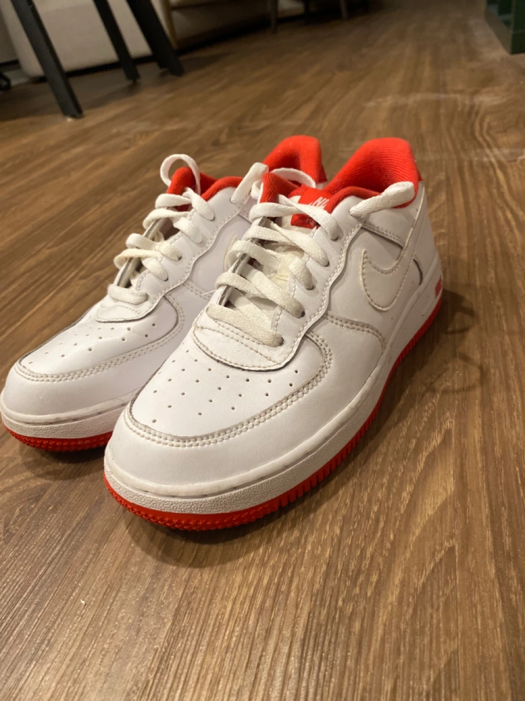 Nike Air Force 1 Low White/Red 3 Y barely worn!