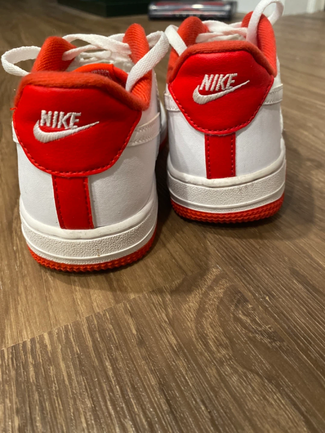 Nike Air Force 1 Low White/Red 3 Y barely worn! - photo 4