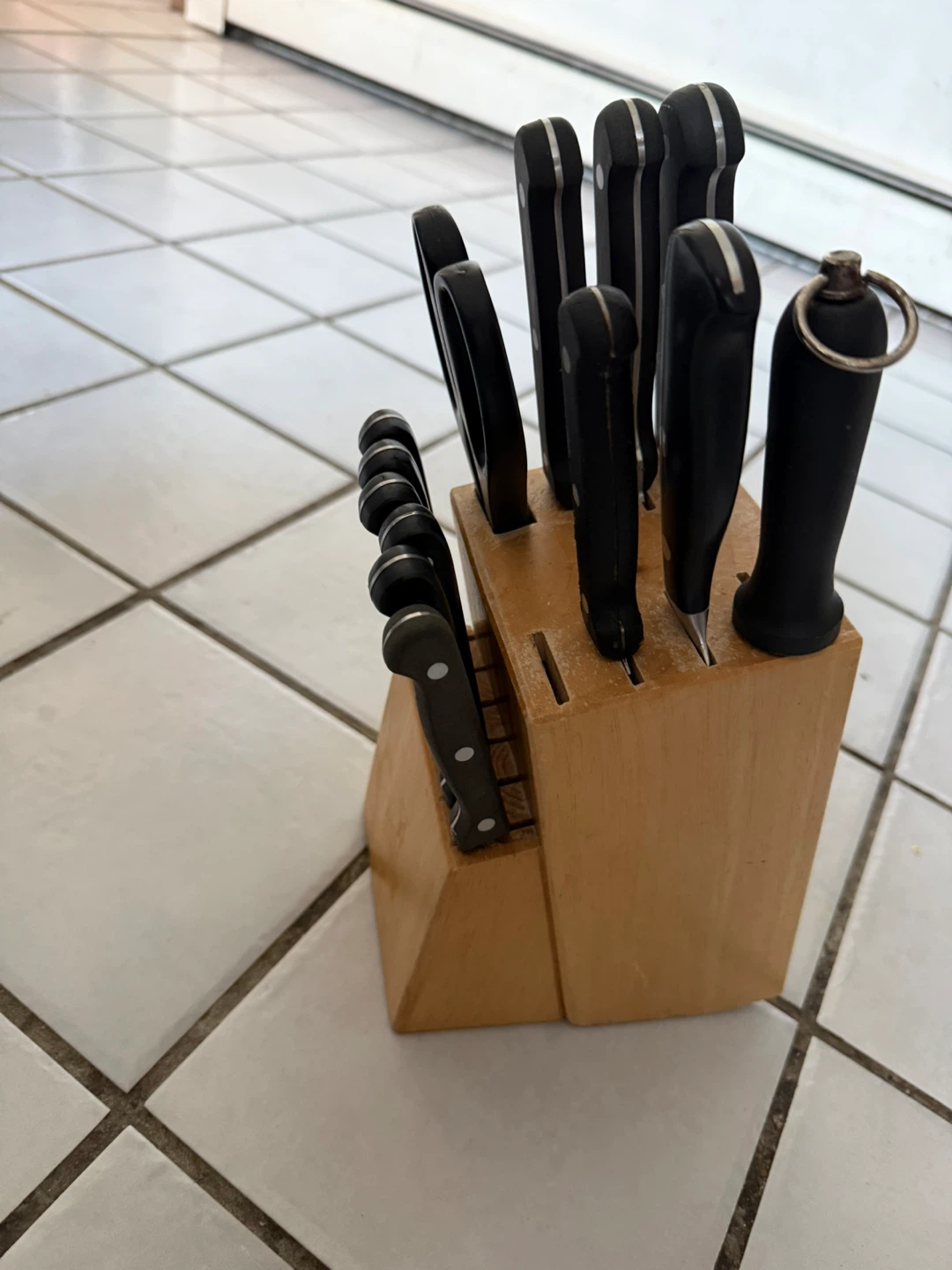 Kitchen Knife Set with Wooden Block - photo 2