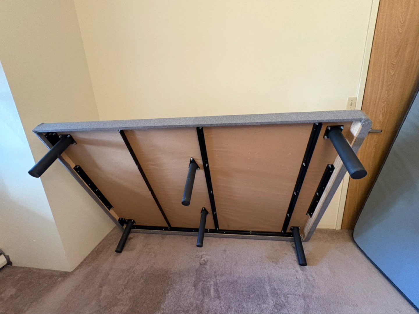 Full Size Logan & Cove Mattress - Great Condition - photo 5