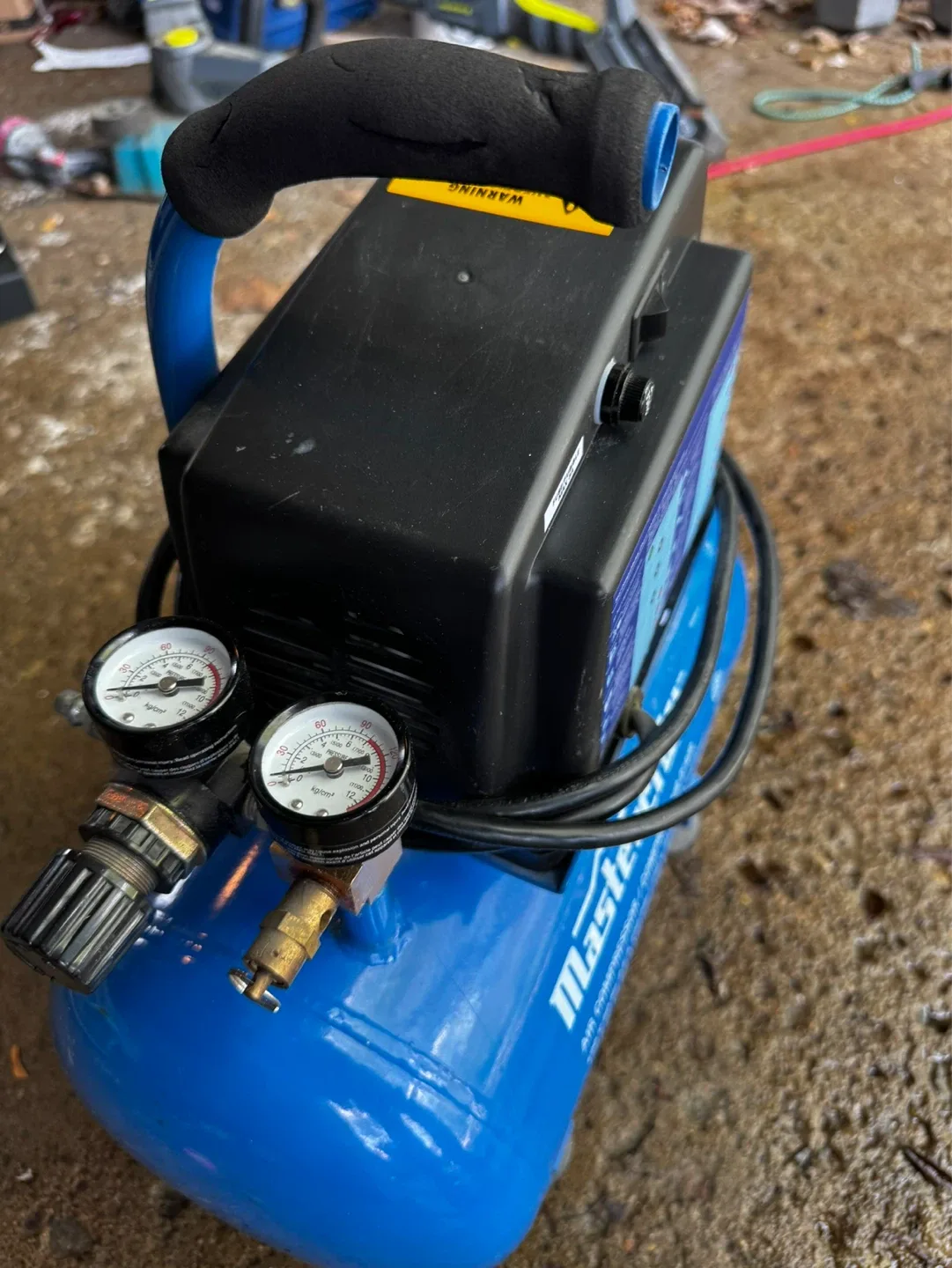 Craftsman 3 gal compressor, nailer and hose - photo 3