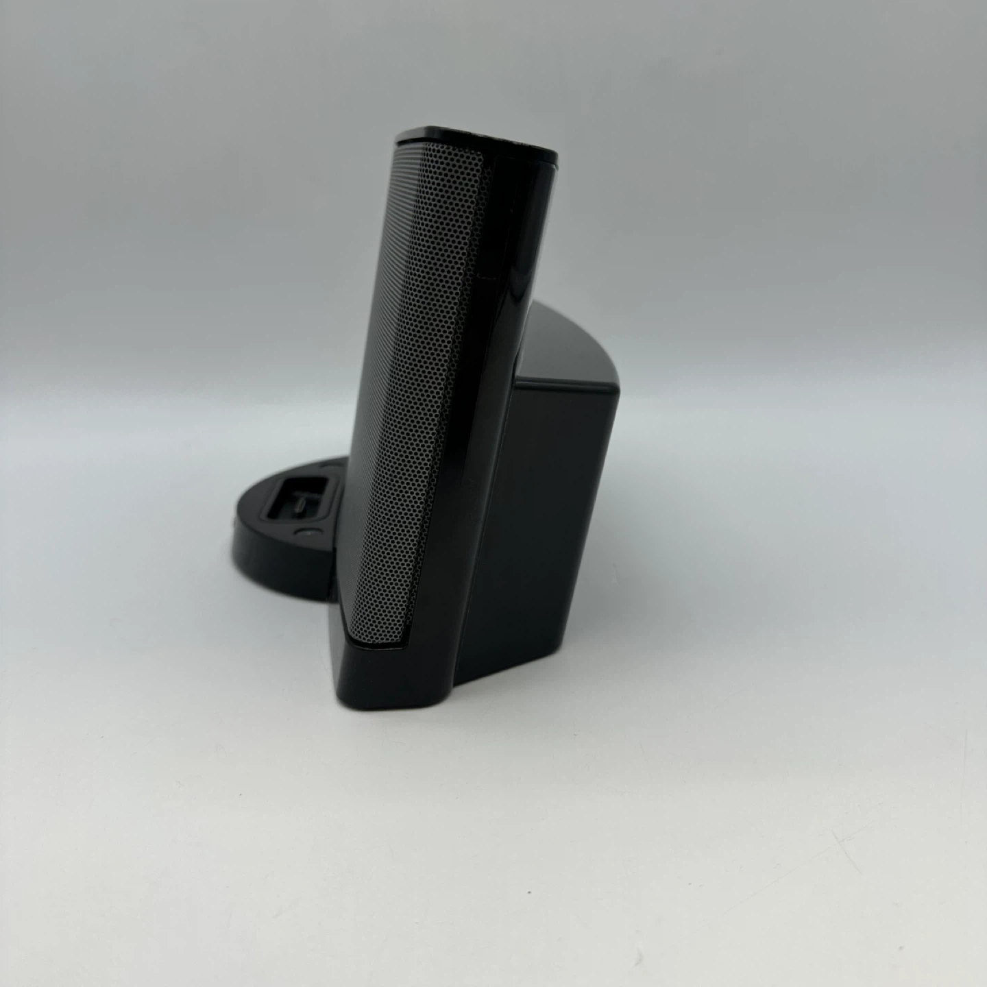 Bose SoundDock Portable Speaker System - photo 4