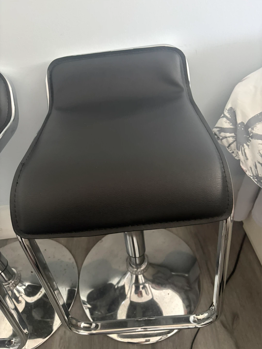 Set of 2 Black Faux Leather Bar Stools - photo 2