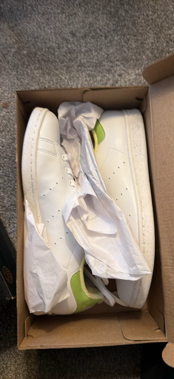 Adidas Stan Smith Disney Sneakers - photo 2