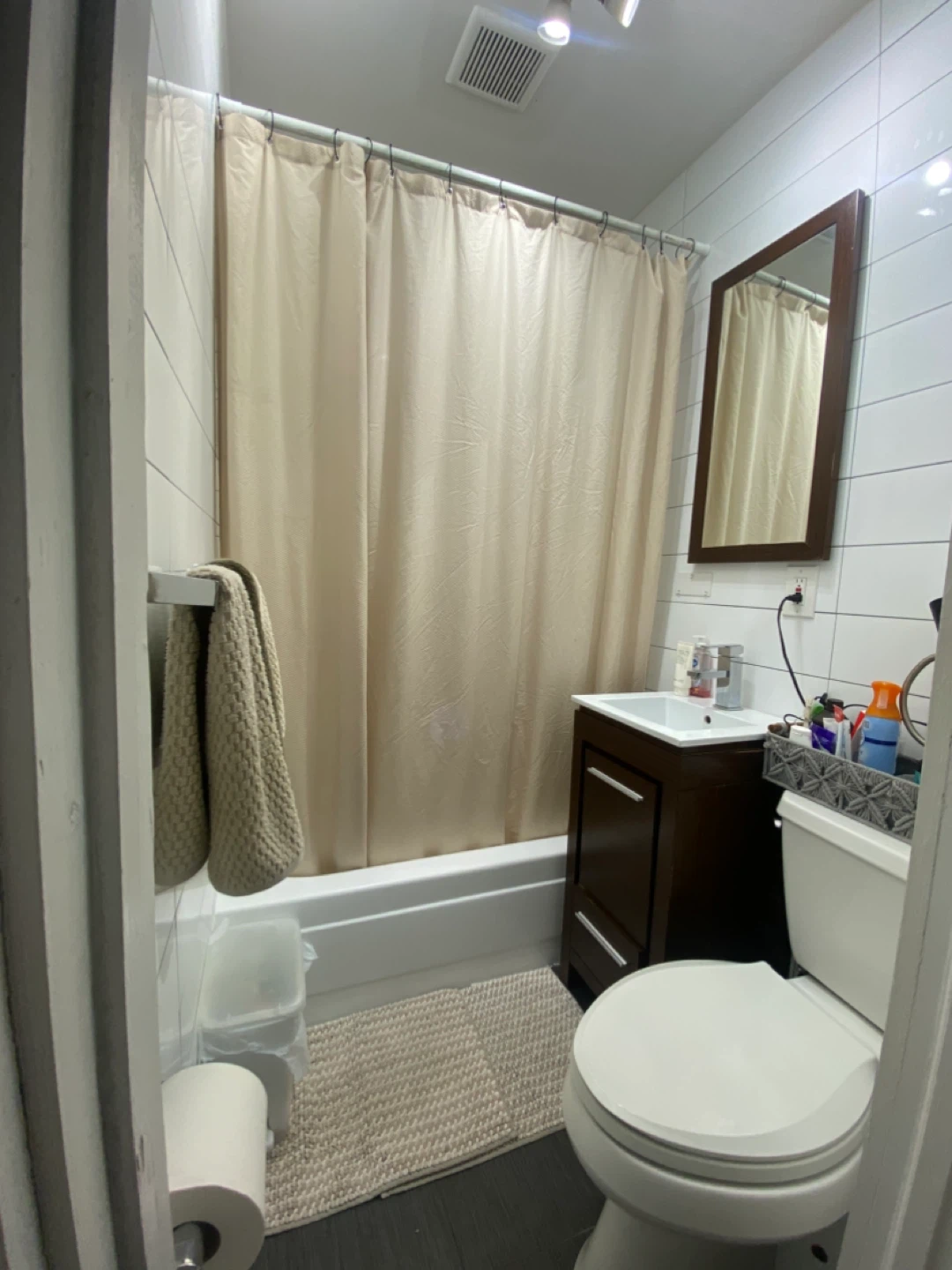 Clean and Cozy South Harlem Room for Rent - photo 4