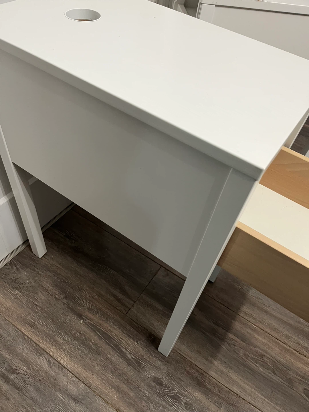 Pair of White Nightstands/End Tables with Drawer - photo 5