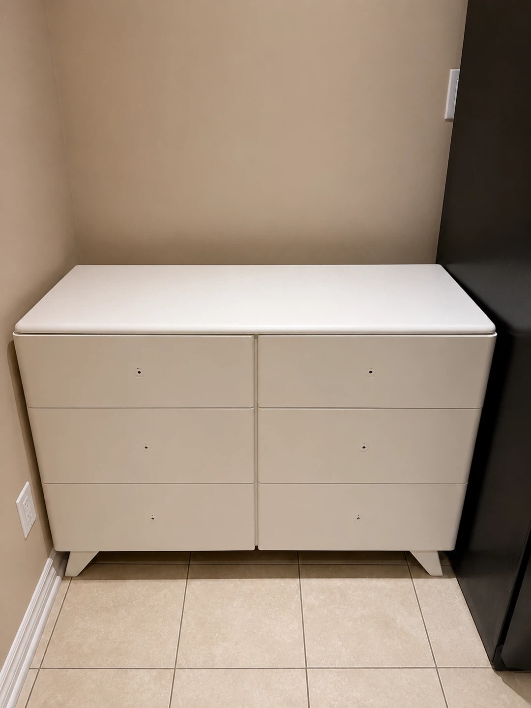 White 6-Drawer Dresser