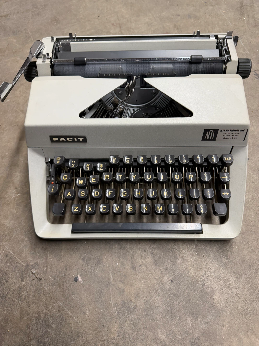 Facit Electric Typewriter - photo 2