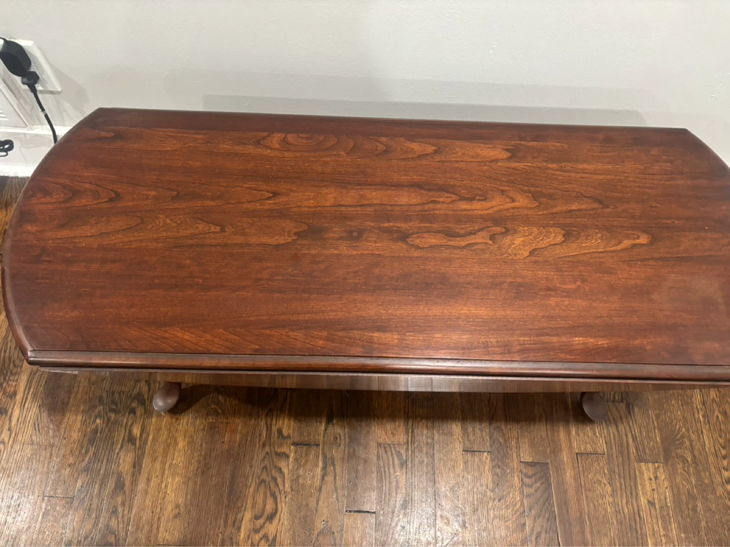 Beautiful Drop Leaf Coffee Table - photo 2