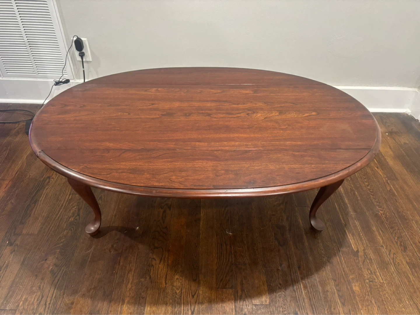 Beautiful Drop Leaf Coffee Table - photo 4