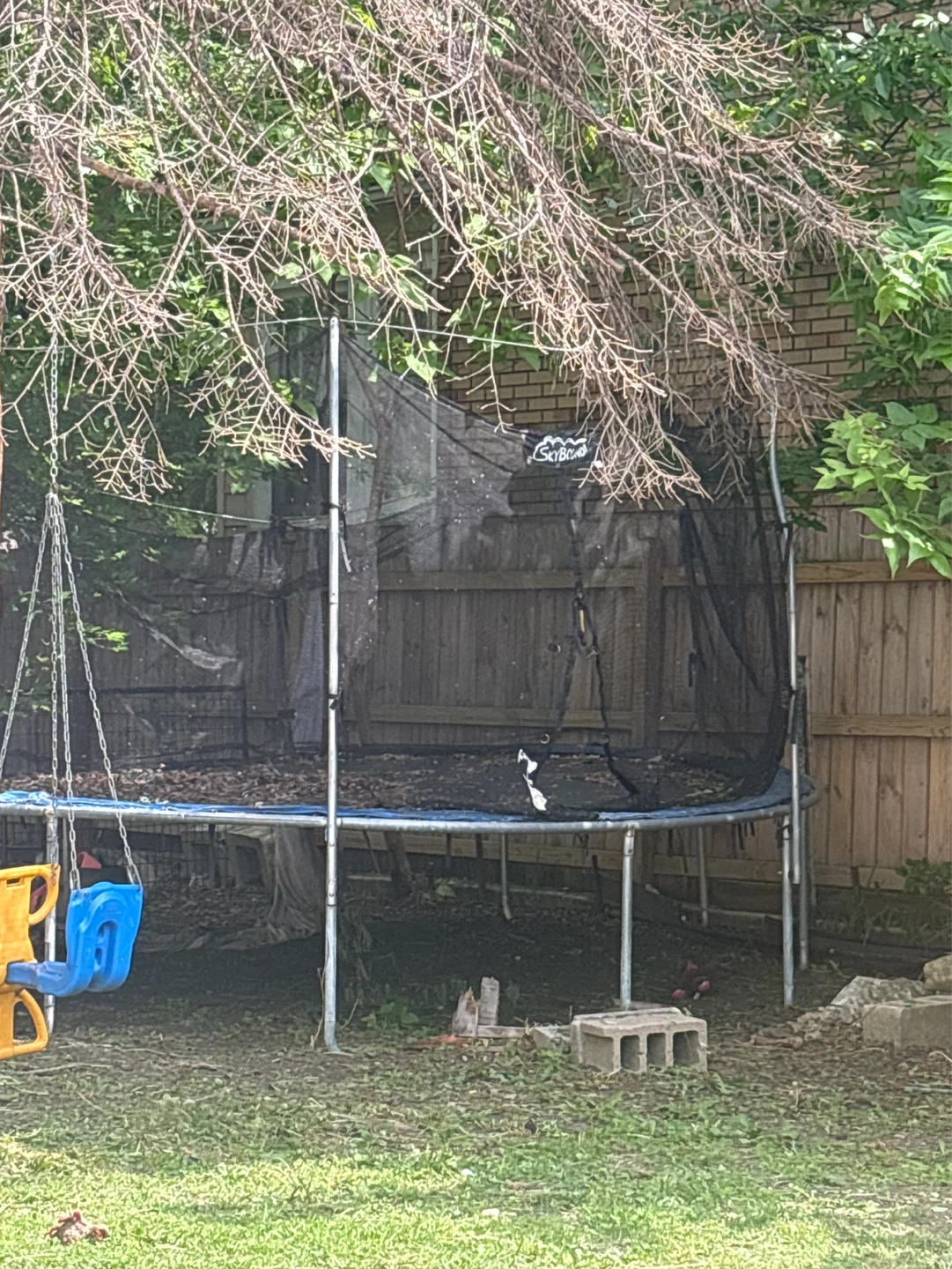 Trampoline used needs to be disassembled