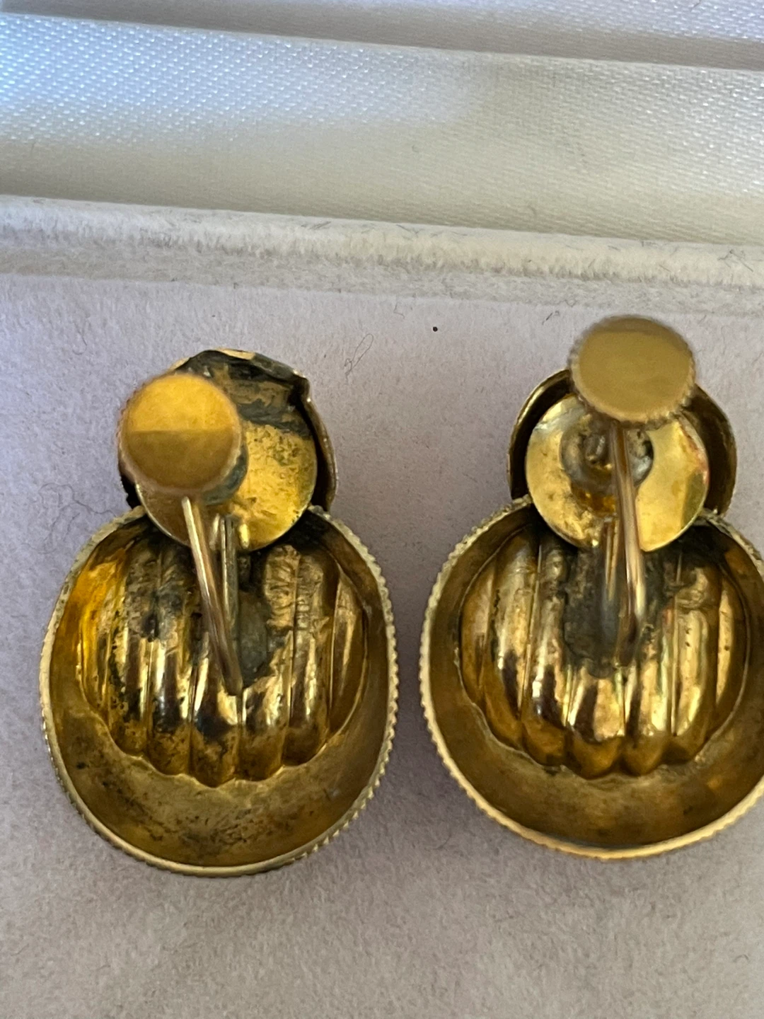14k Yellow Gold Etruscan Style Screw on Earrings  Victorian - photo 5