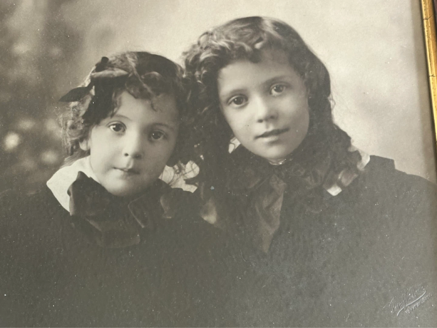 Large antique photo and frame - photo 4