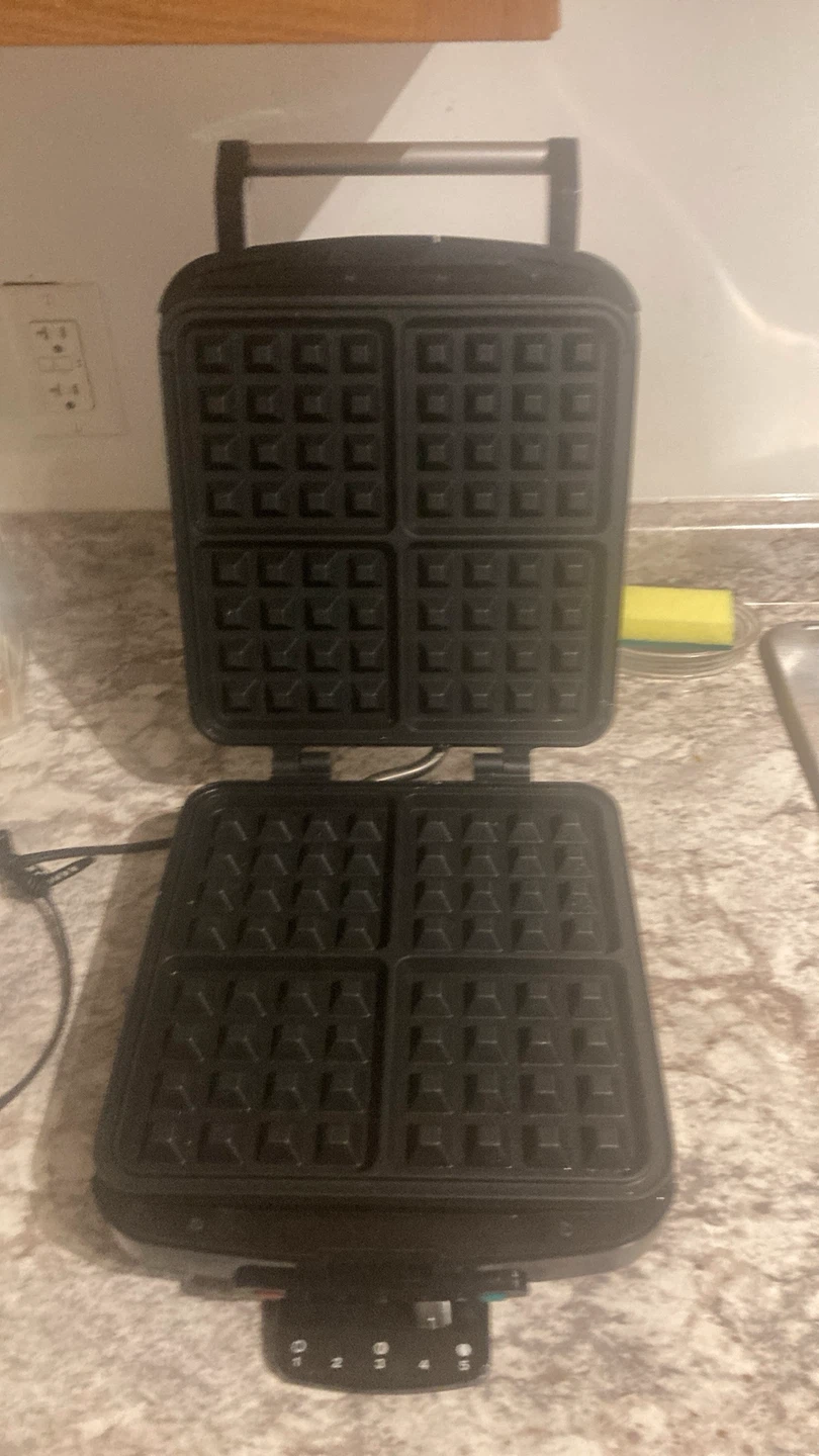 Cuisinart 4-Slice Waffle Maker - photo 2
