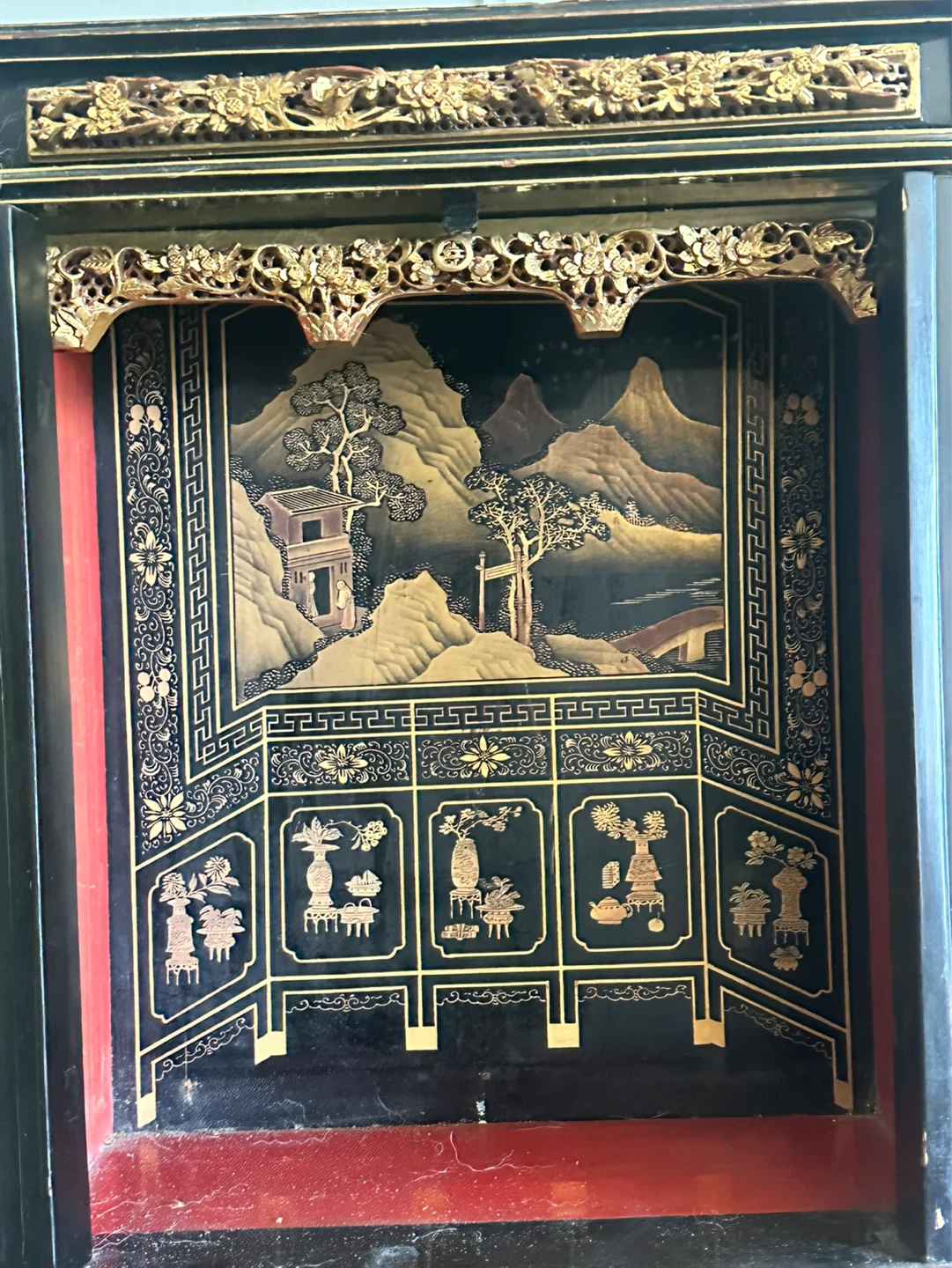 STRAITS CHINESE RED & GOLD CARVED SHRINE CABINET - photo 2