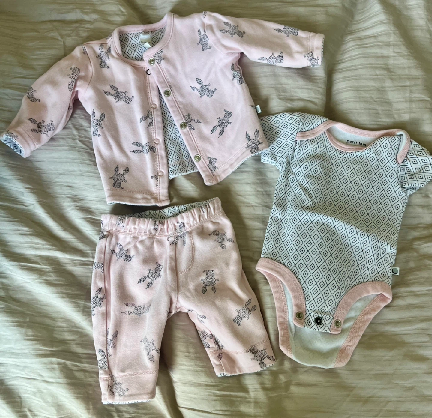 Petit Lem Baby Girl Bunny Outfit 3-Piece Set