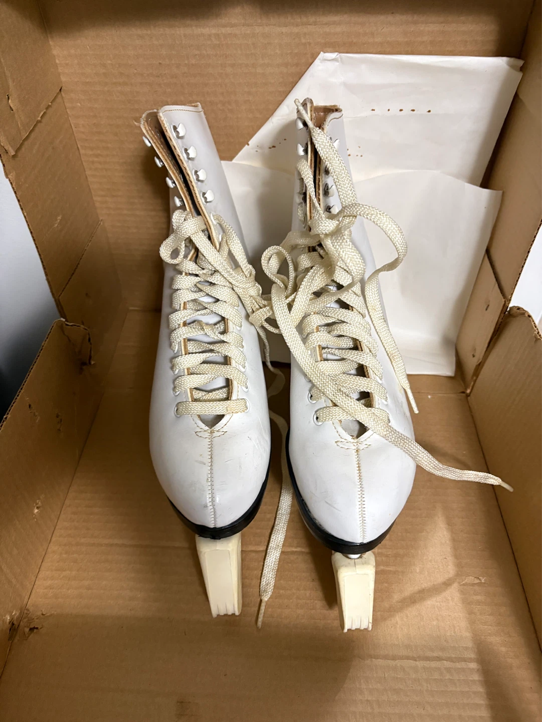 Daoust Karen Magnussen Figure Skates - photo 2