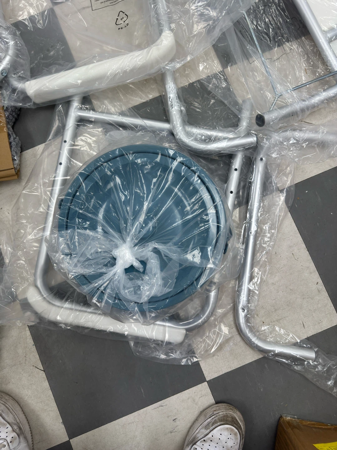 VEVOR Commode with Bucket - photo 4