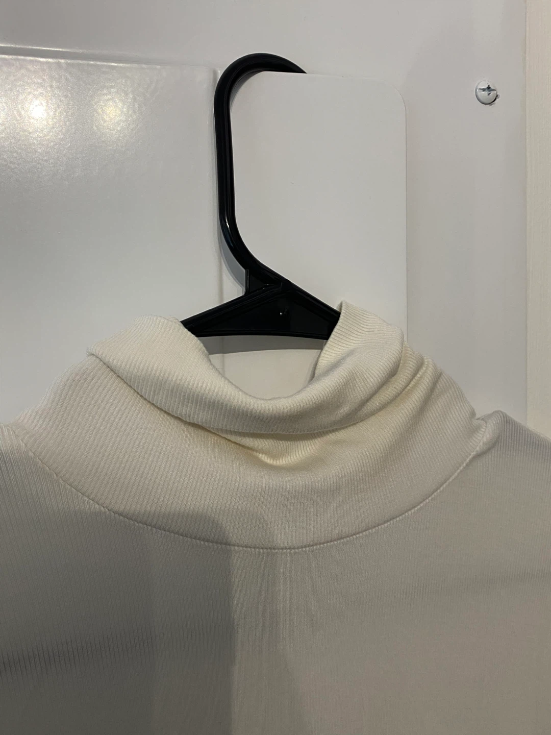 Sunday Best Cream Turtleneck Size M - photo 2
