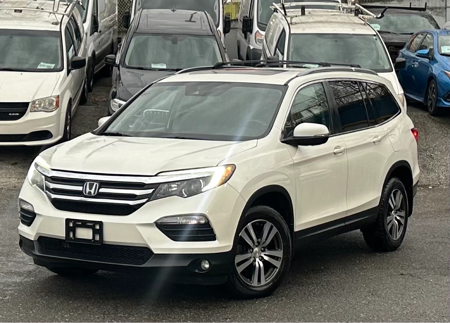 White Honda Pilot AWD SUV - photo 2