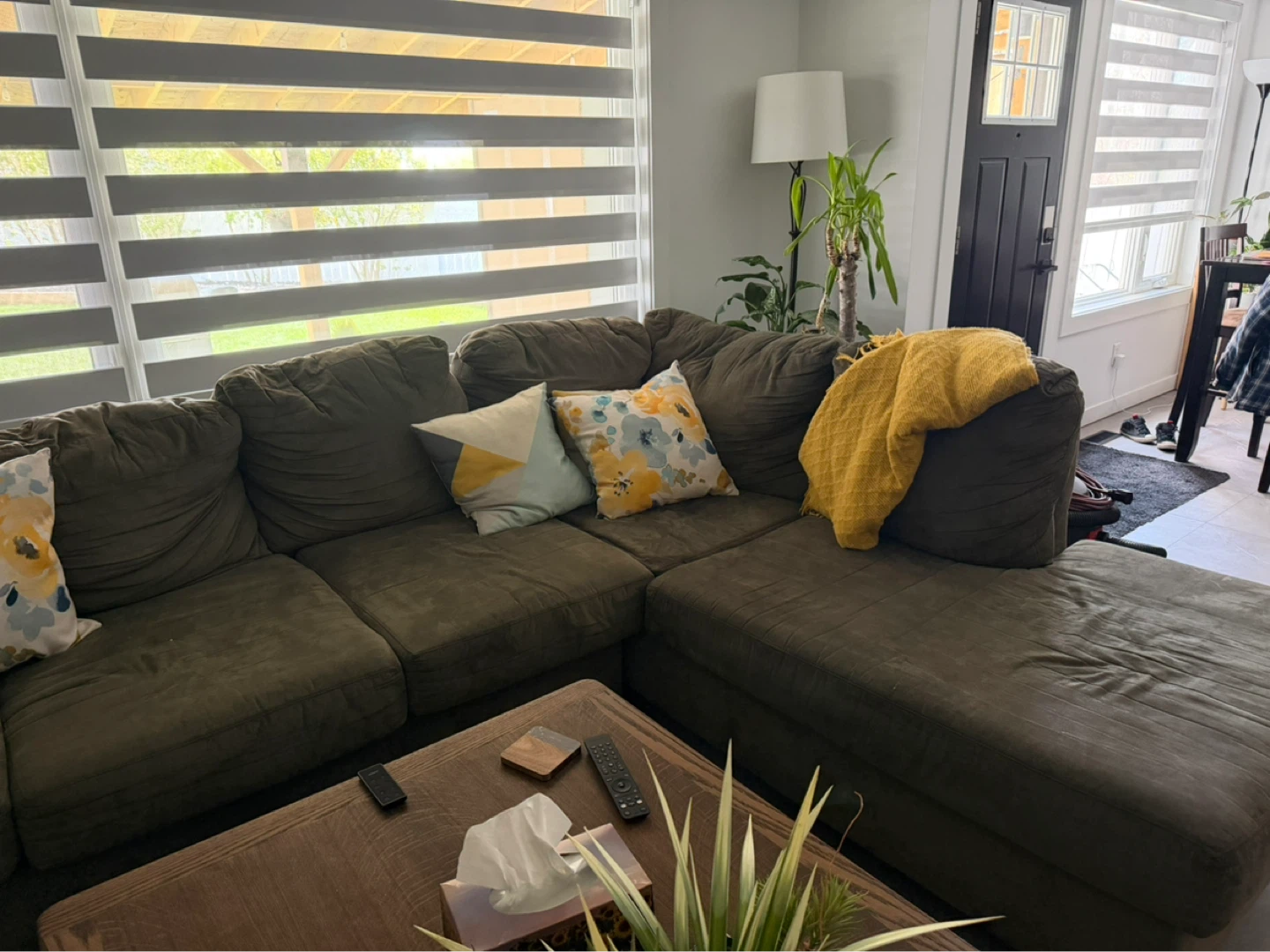 Sectional couch - photo 2