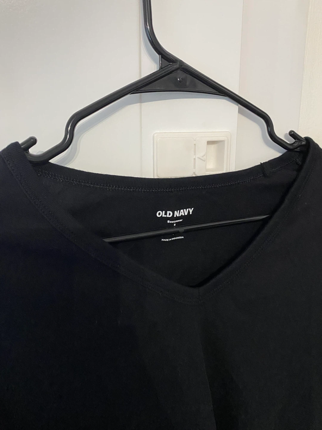 Old Navy Black V-Neck Long Sleeve Top - photo 2