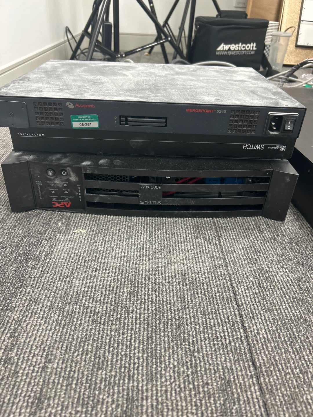 Avocent MergePoint 5240 & APC Smart-UPS 3000 XLM