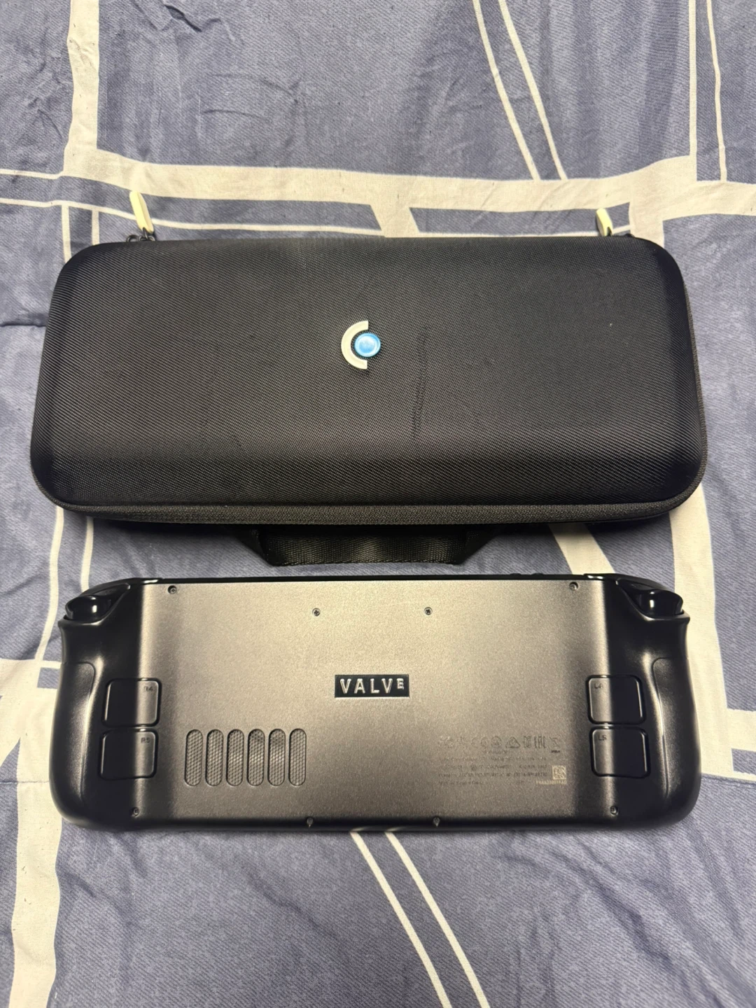 Valve Steam Deck W/ Carrying Case - photo 2