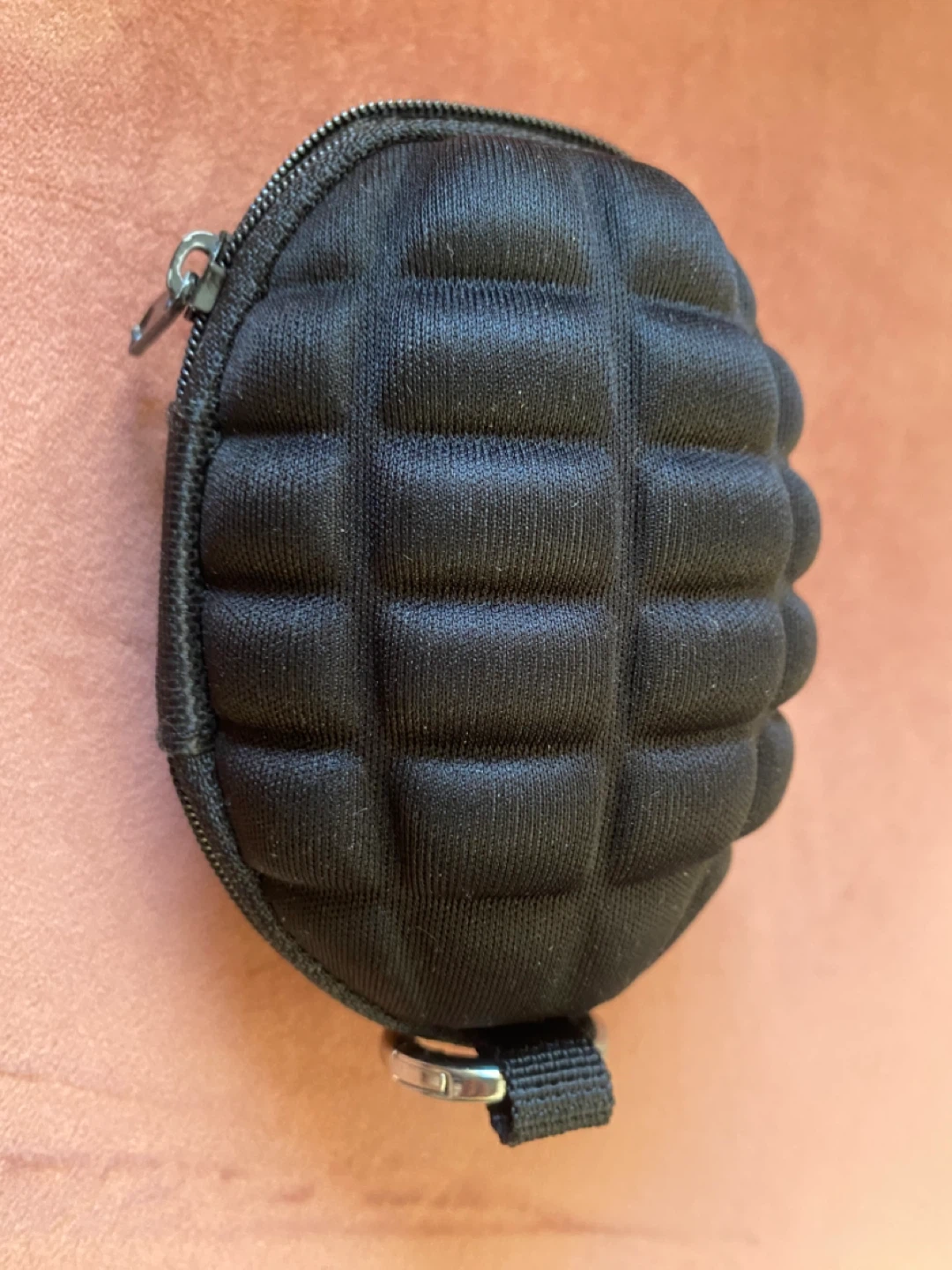 Grenade keychain pouch - photo 3