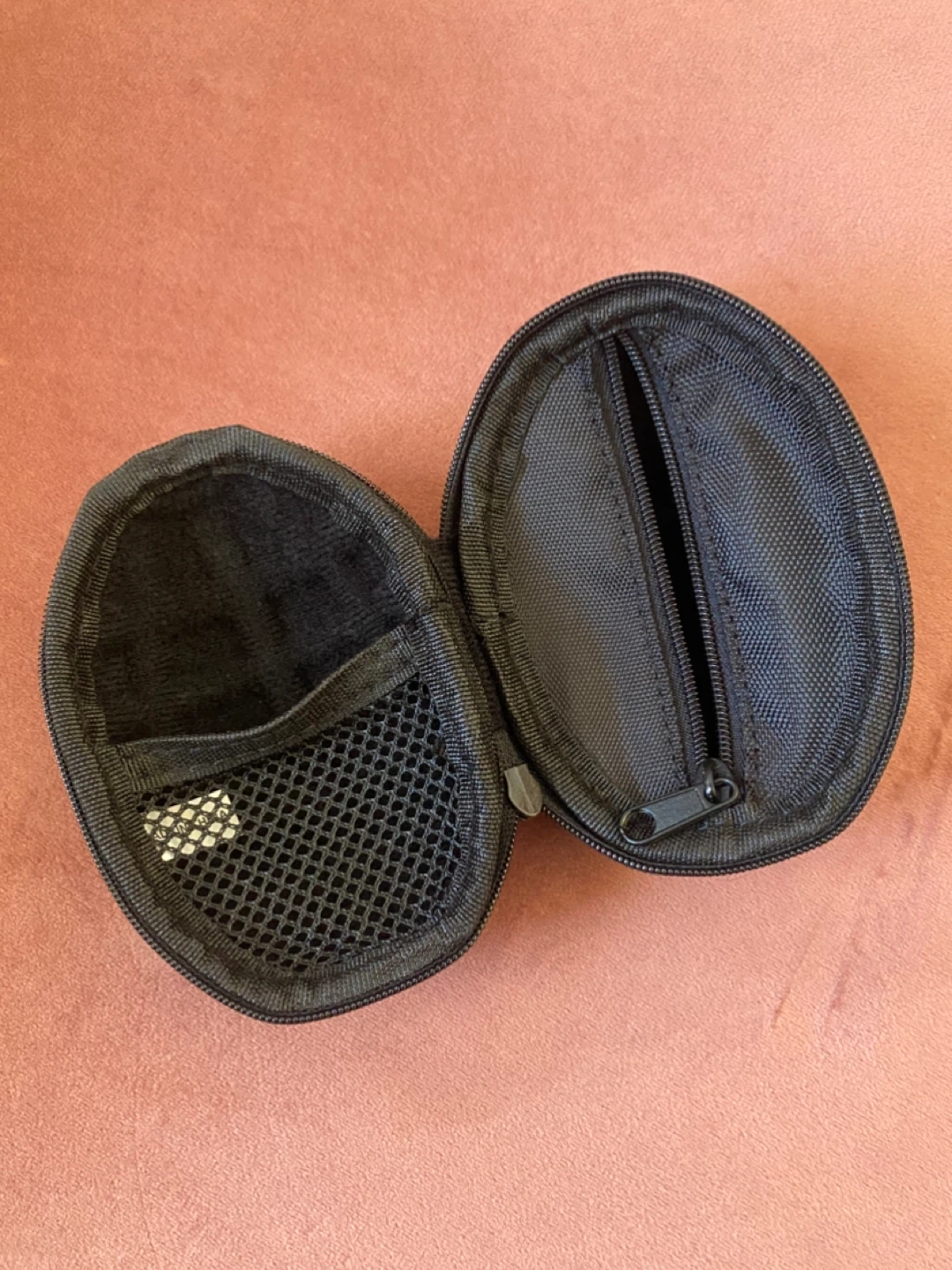 Grenade keychain pouch - photo 2