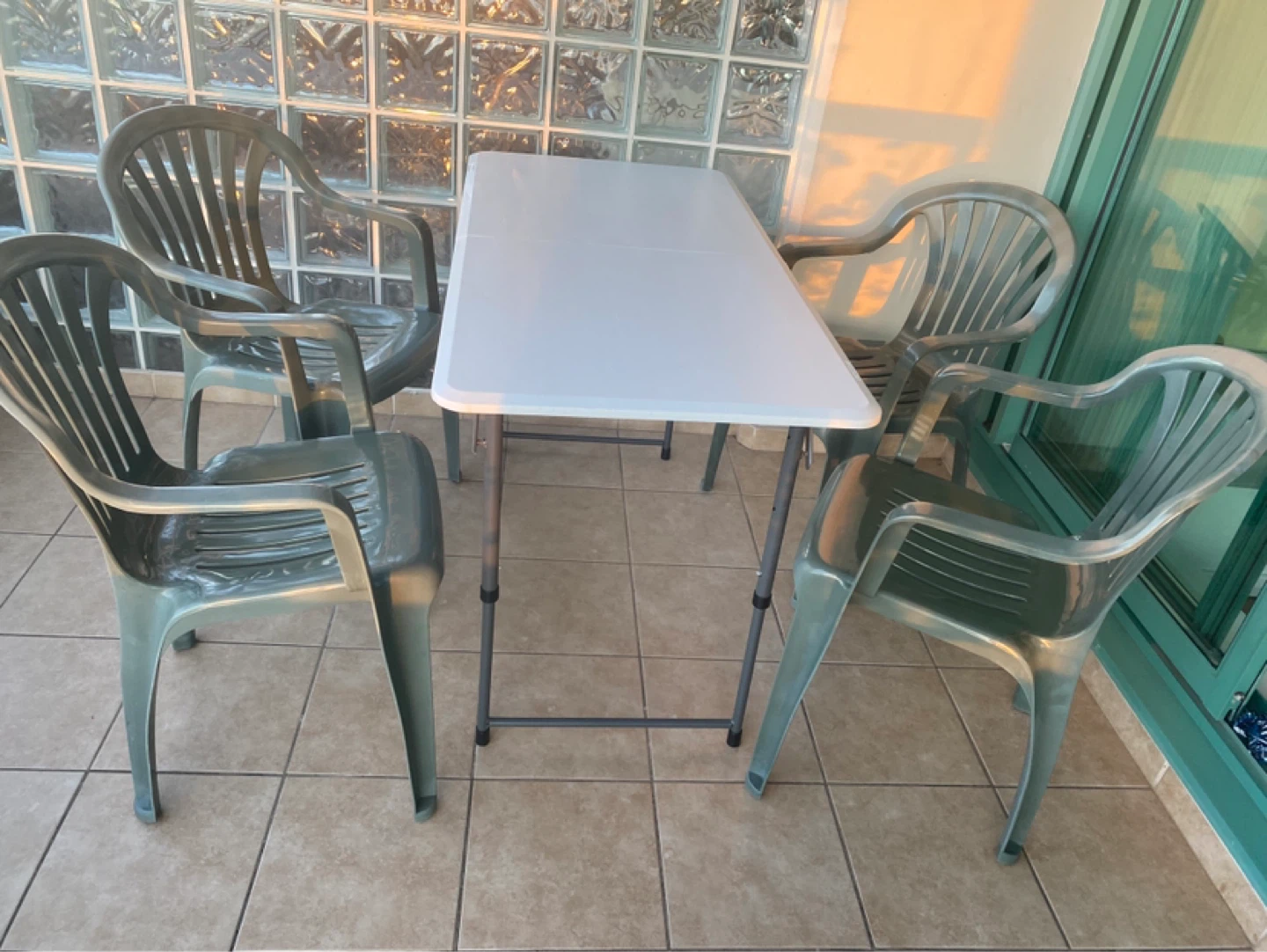 4 Stackable Plastic Patio Chairs Set - photo 5