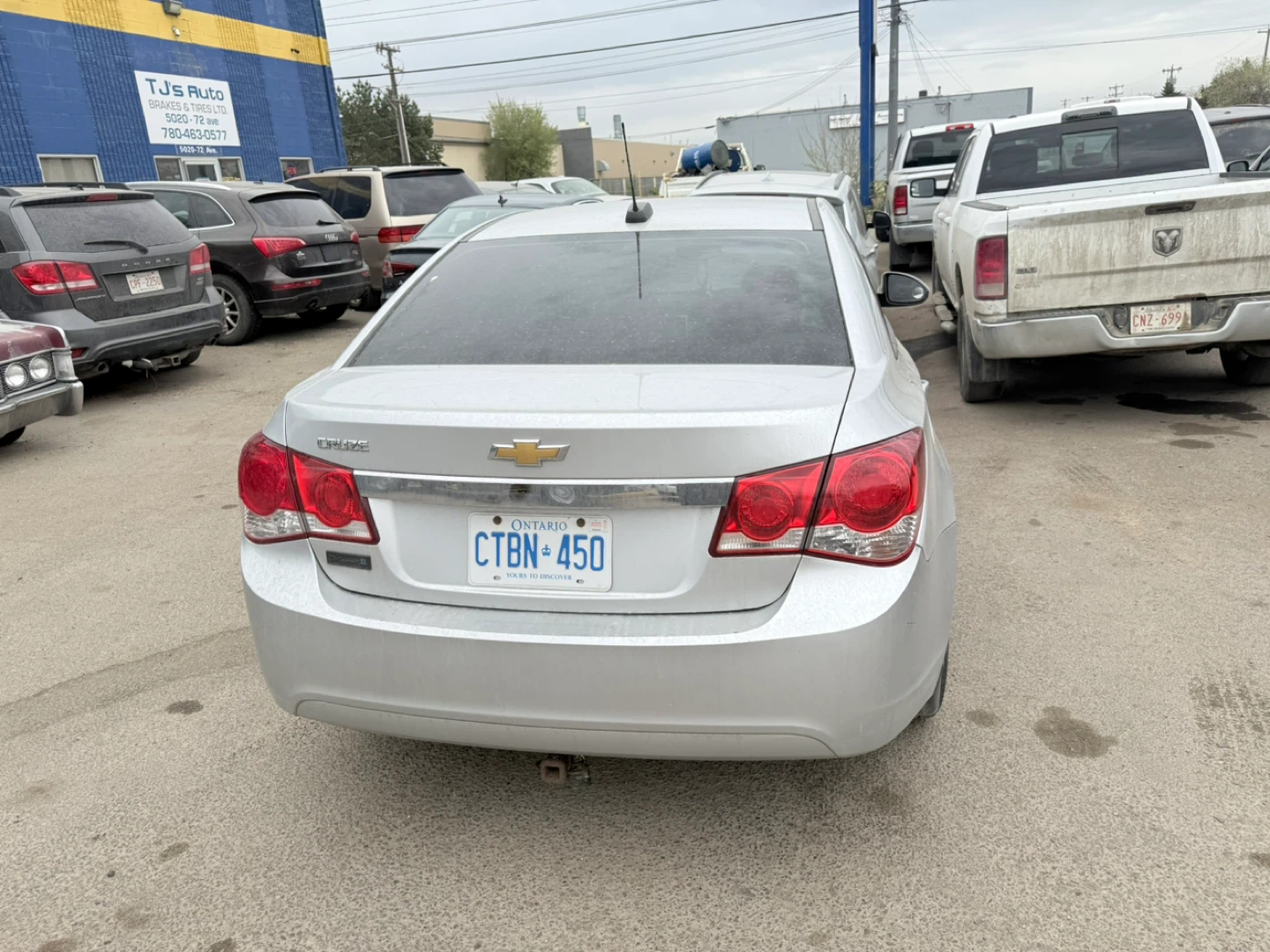 Silver Chevrolet Cruze - photo 2
