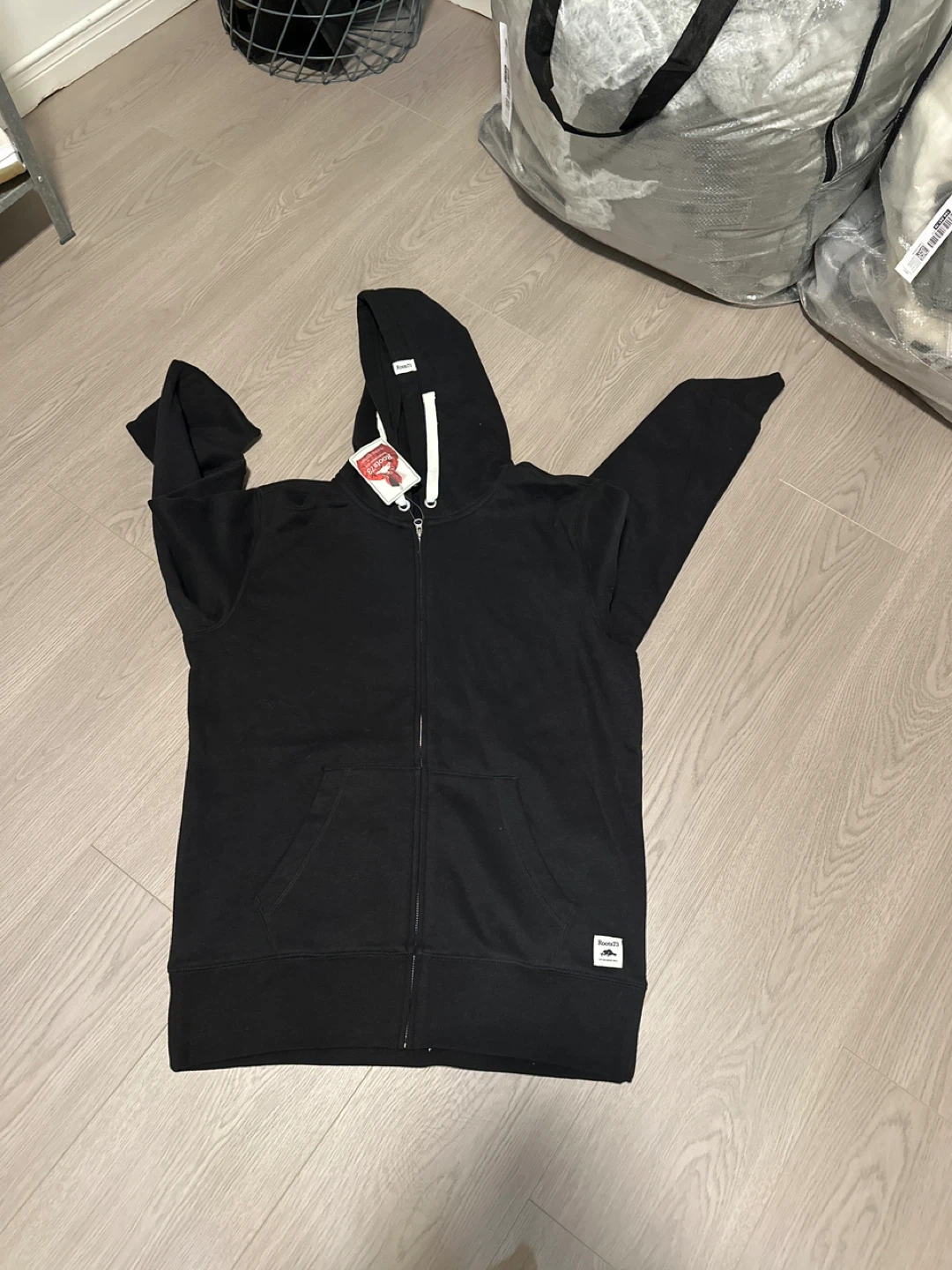 Roots 73 Black Zip-Up Hoodie - Medium