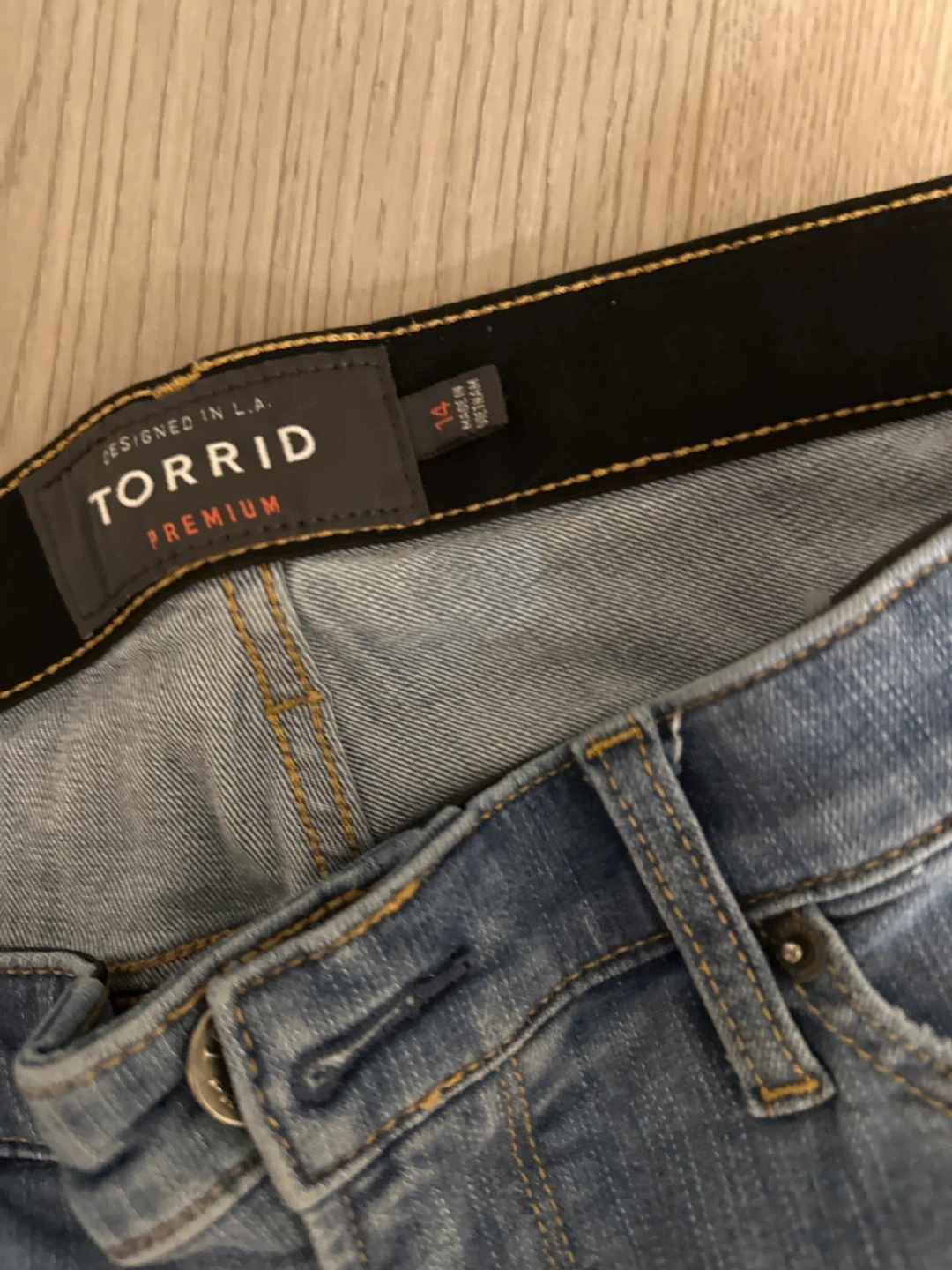 Torrid Premium Women's Denim Shorts Size 14 - photo 3