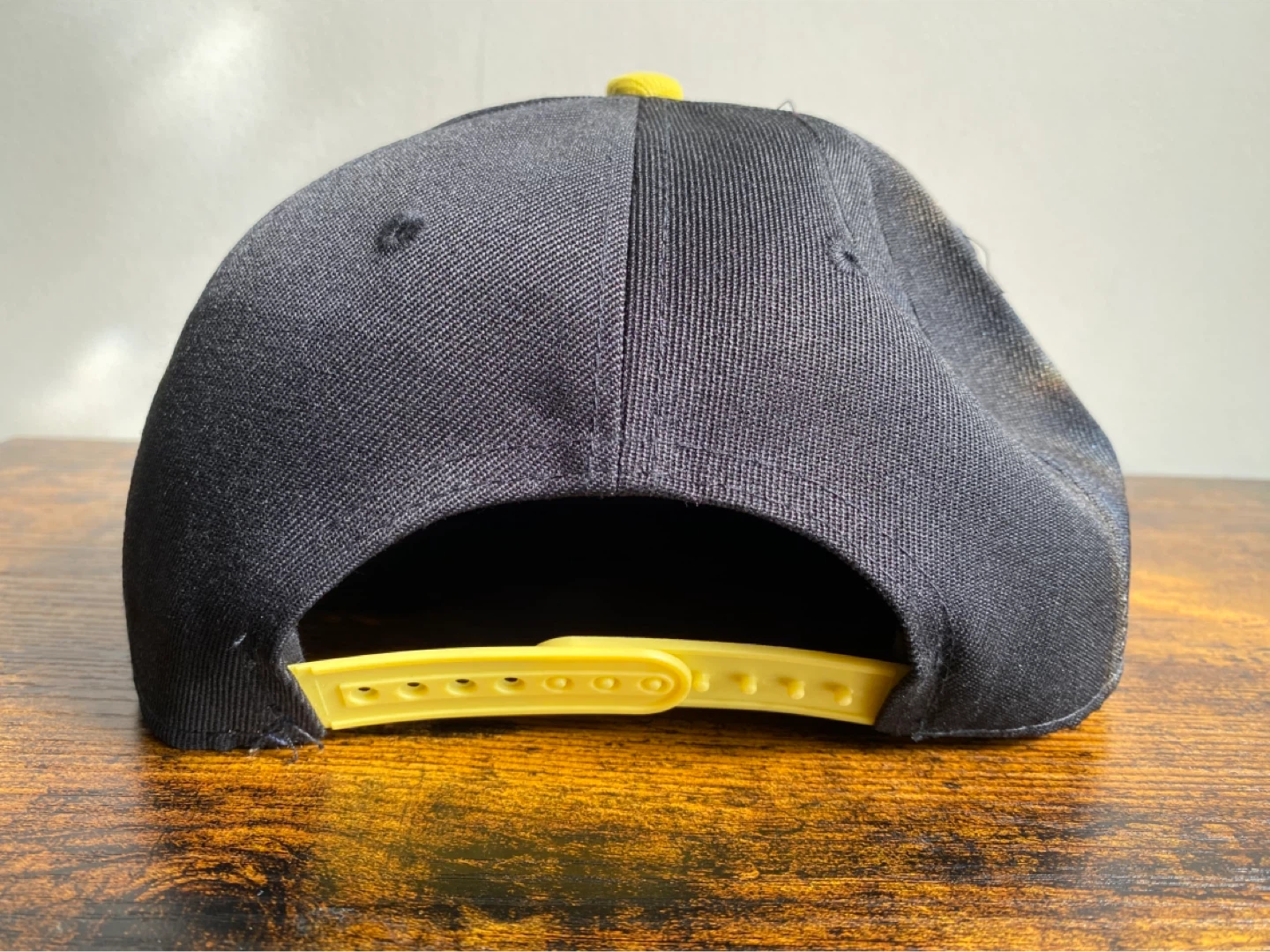 Black Snapback Cap w/ Pink Donut Brim - The Munchies - photo 3