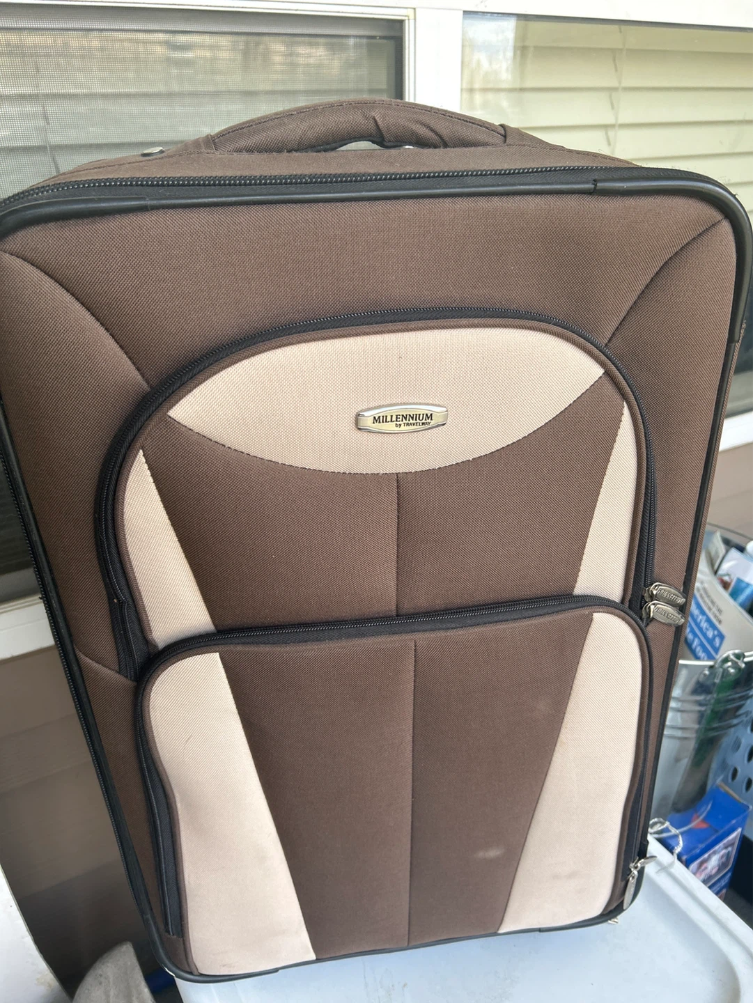 Selling travel, way suitcase