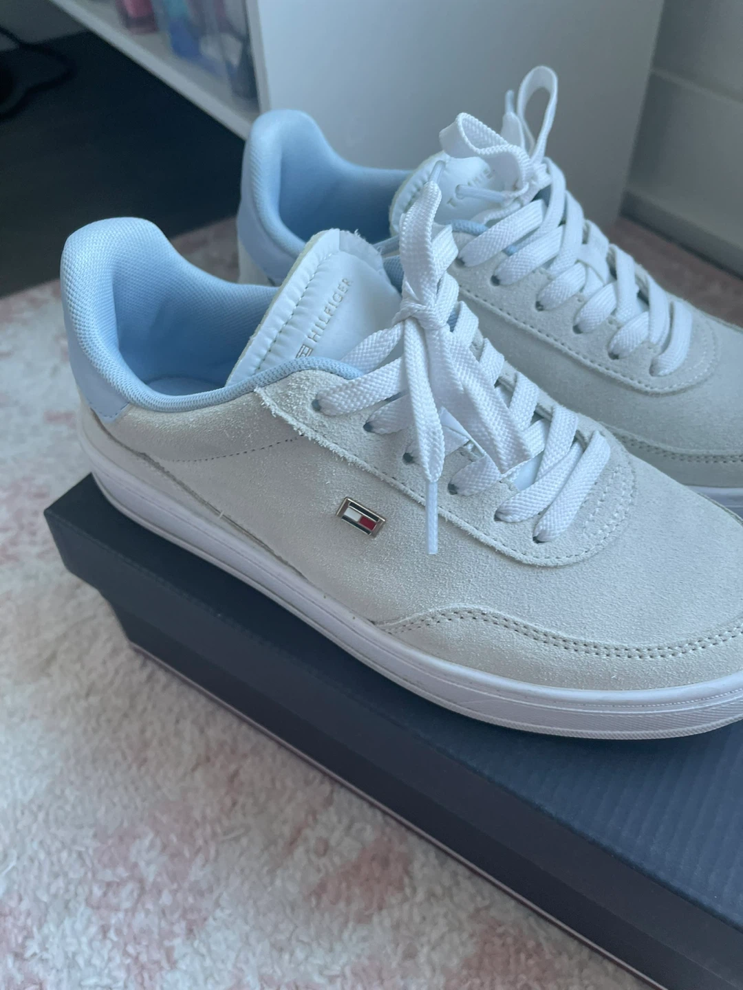 Tommy Hilfiger "FW Jackie" Sneakers - Size 37 (EU) / 6.5 (US)
