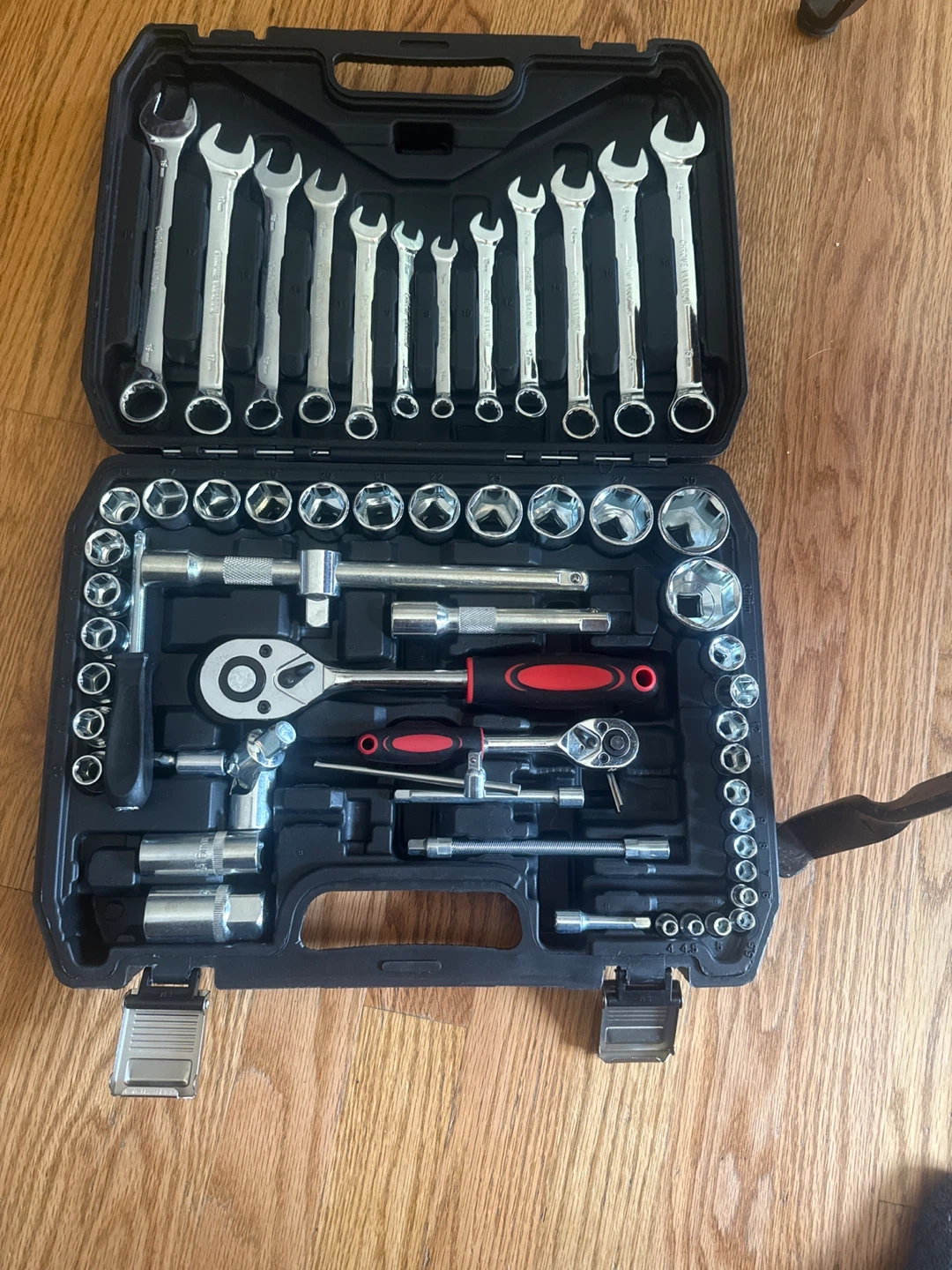 61 Piece Tool Set with Ratchet and Sockets