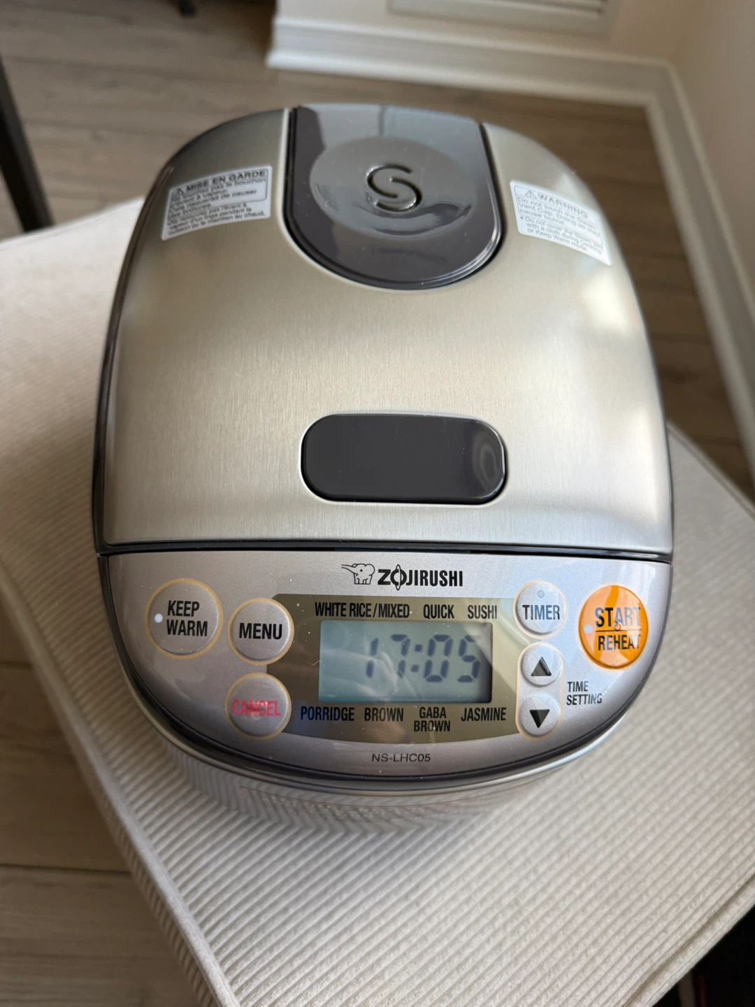 Zojirushi NS-LHC05 Electric Rice Cooker & Warmer