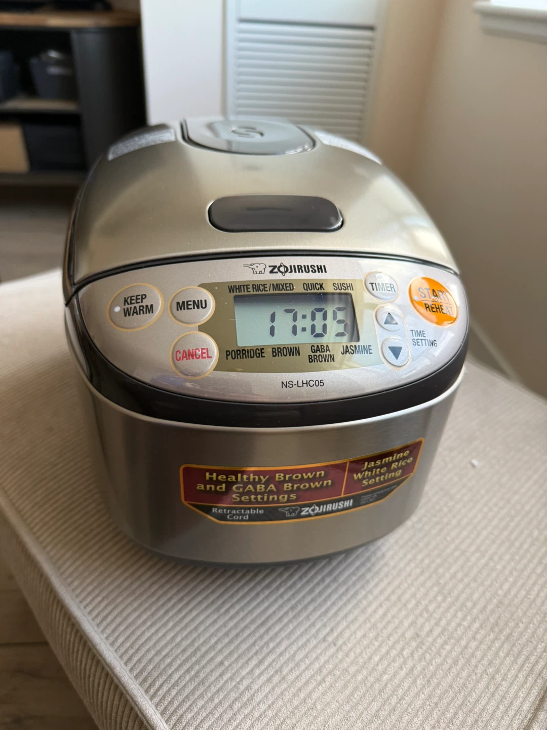 Zojirushi NS-LHC05 Electric Rice Cooker & Warmer - photo 2