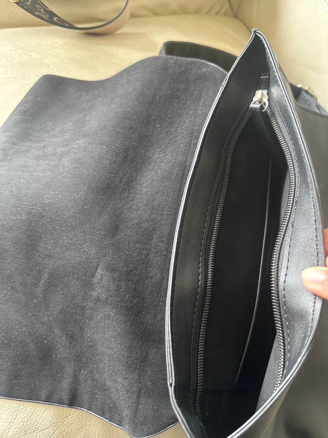BLACK ROOTS Backpack - photo 3