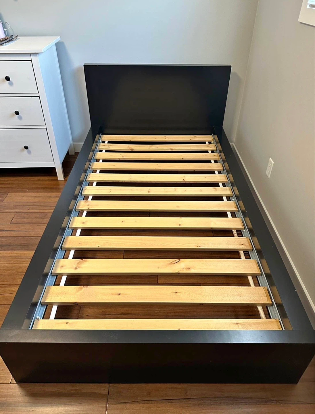 IKEA MALM Twin bed frame - photo 2