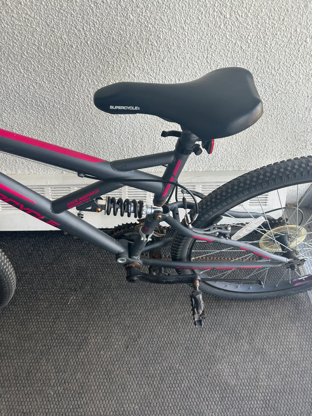 Supercycle Mountain Bike – Needs Minor Fixes